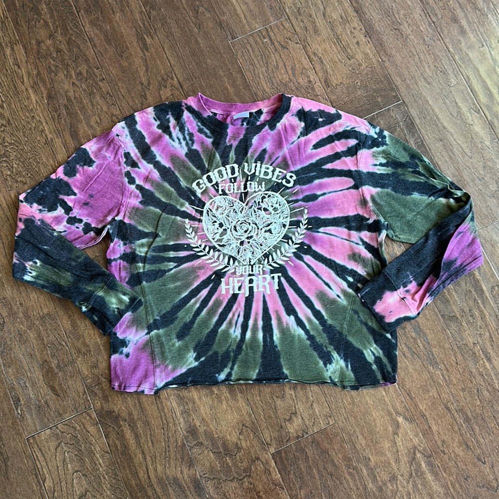 🌈 Good Vibes Tie-Dye Cropped Top – No Boundaries | Juniors L/G (11–13) ✌️
